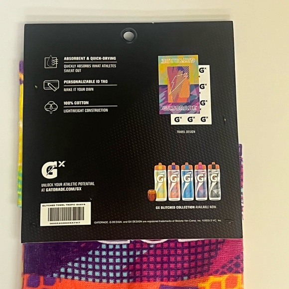 Gatorade GX Towel Glitched Collection 'Tropic Guava' Brand New 16 x 25 - Picture 3 of 4